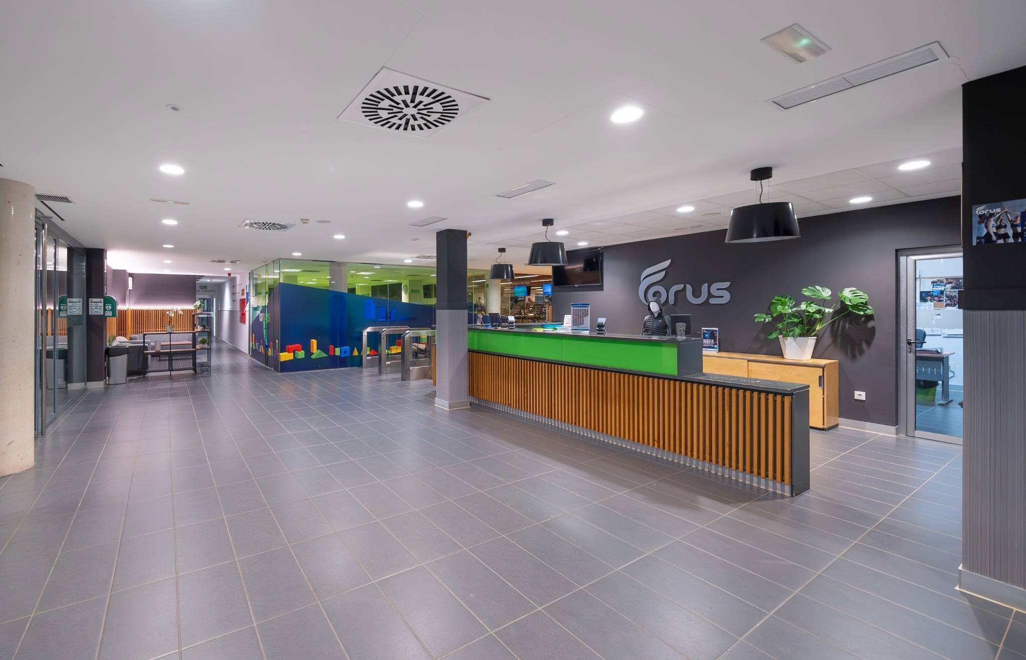 Forus_elche_Recepcion