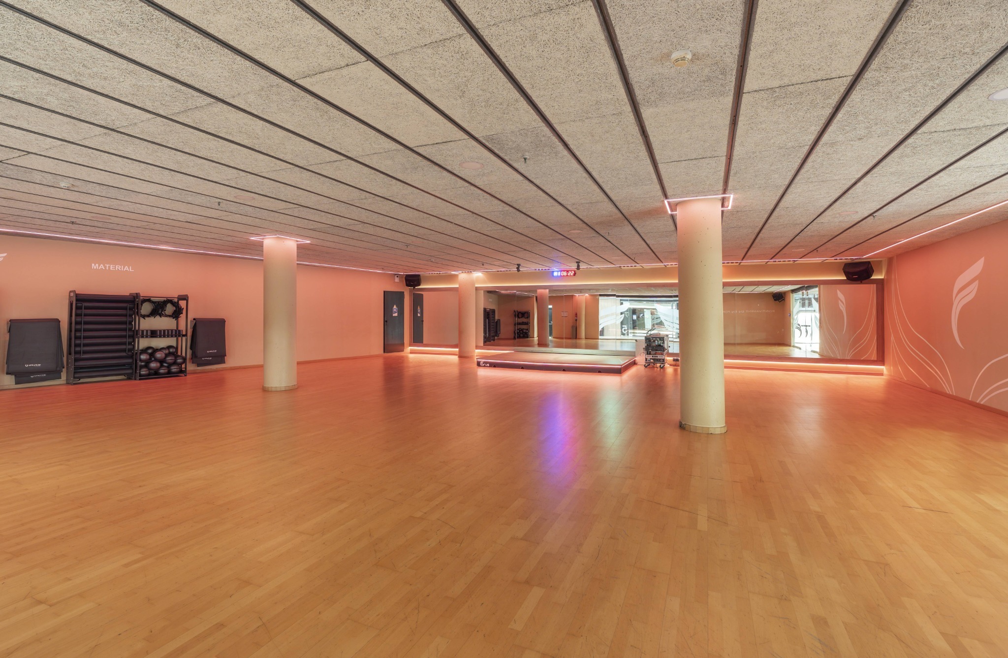 3_forus_lescorts_barcelona