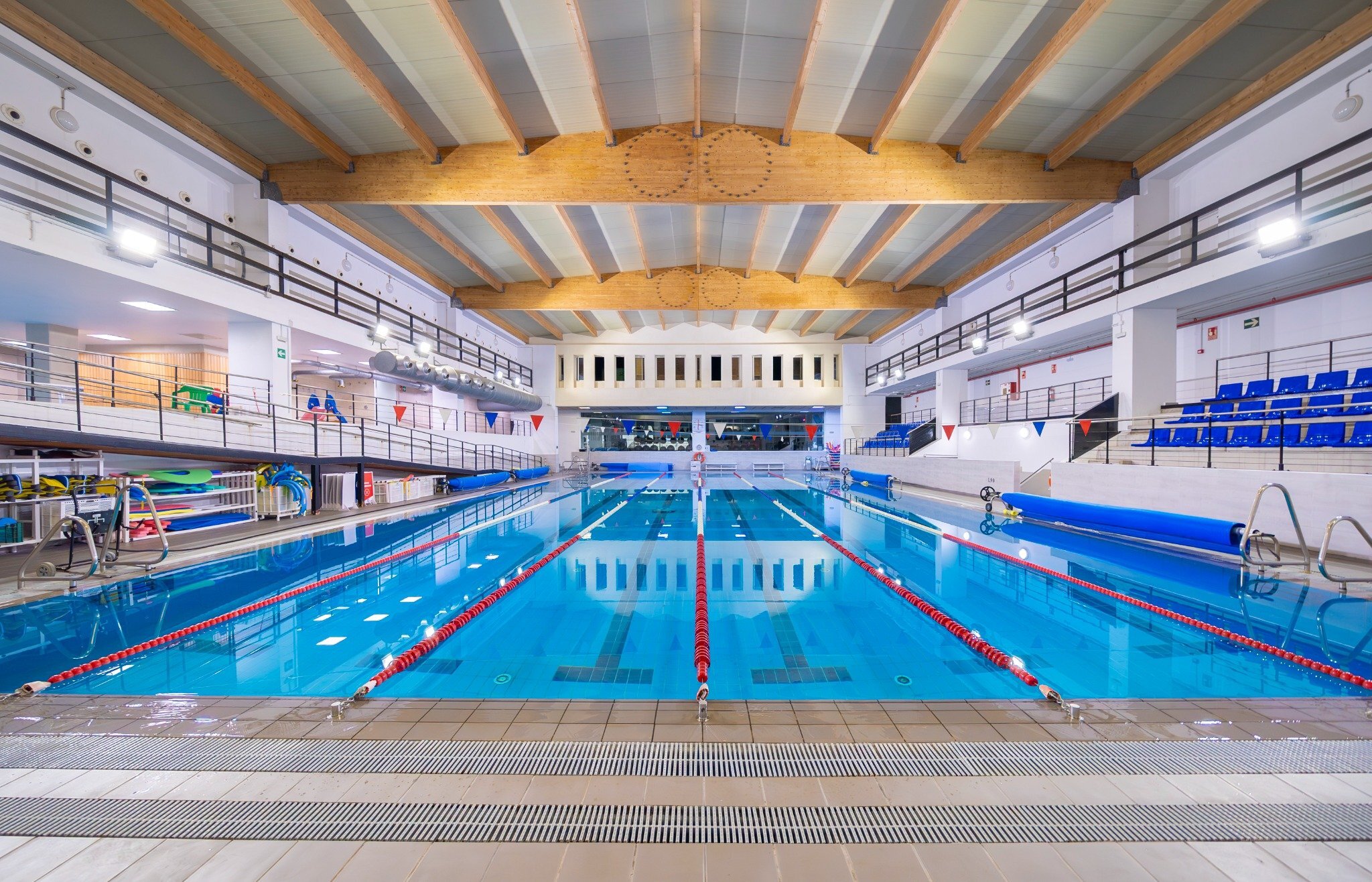 1forus_sevilla_piscina