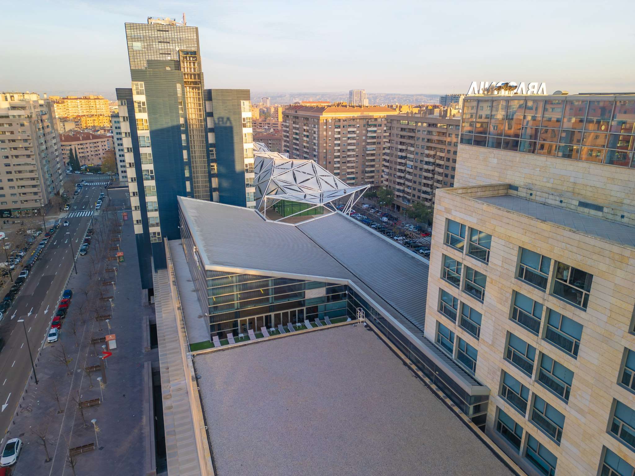 forus_aragonia_zaragoza_exterior_dron